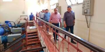 مسئولو الإسكان يتفقدون المشروعات السكنية ومحطات المياه والصرف الصحي بمدينة 15 مايو