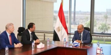 وزير الكهرباء يبحث مع شركة”سيمنس “التعاون فى مجالات التصنيع المحلي للمهمات وخفض الفاقد وبرامج ادارة الطاقة بالشبكة الكهربائية