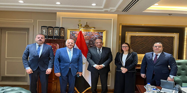 وزير الكهرباء يستقبل اعضاء لجنة الطاقة والبيئة  بمجلس النواب