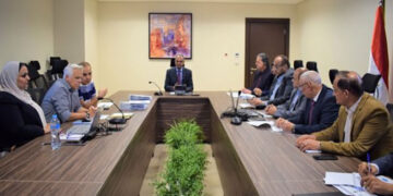 نائب وزير الإسكان يترأس اجتماعاً لمناقشة موقف منظومة الصرف الصحي والصناعي بالروبيكي