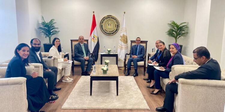 وزير الاستثمار والتجارة الخارجية يلتقي وفد مجموعة كرافت هاينز العالمية