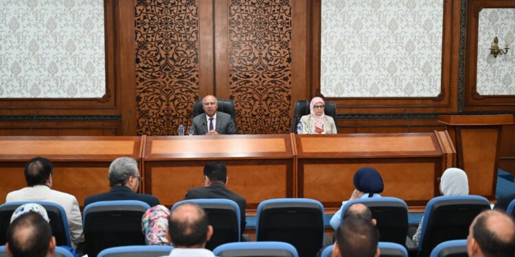 الوزير يتابع تقديم كافة وسائل الدعم والتيسير على المستثمرين الوافدين للهيئة ويوجه بتذليل فورى لتحديات المصنعين