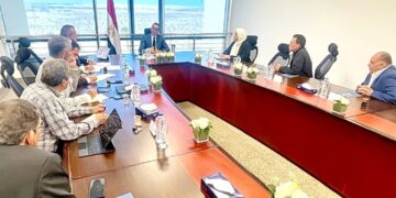 وزير الاستثمار والتجارة الخارجية يلتقي عدد من مصنعي السيراميك لبحث مستقبل صناعة السيراميك في مصر