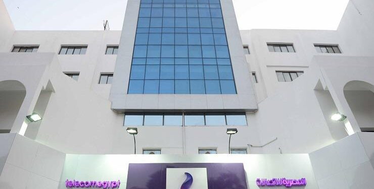 مفاوضات متقدمة بين “المصرية للاتصالات و” NTRA” لتقاسم الأبراج مع مستثمرين جدد