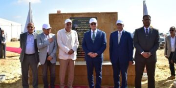 وزير الإسكان يضع حجر الأساس للمجمع الصناعي الأخضر بالمنطقة الصناعية بالعلمين