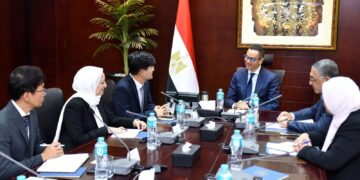 وزير الاستثمار والتجارة الخارجية يلتقى وفد شركة سامسونج للإلكترونيات ببني سويف