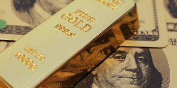 ارتفاع الذهب العالمي فوق 2500 دولار بعد تصريحات رئيس البنك الفيدرالى الأمريكى