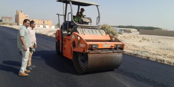 تطوير الطرق بمنطقة الصناعات المتوسطة وترفيق الأراضي السكنية ببني سويف الجديدة