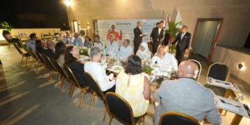 سامكريت تحتفل بتتويج البطل أحمد الجندي بالميدالية الذهبية في سباقات الخماسي الحديث لأولمبياد باريس 2024