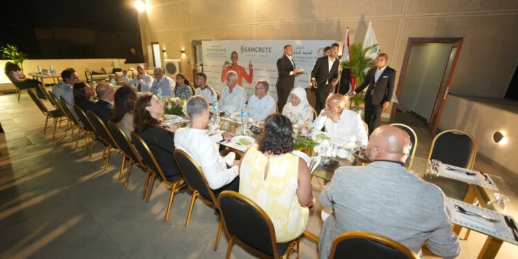 سامكريت تحتفل بتتويج البطل أحمد الجندي بالميدالية الذهبية في سباقات الخماسي الحديث لأولمبياد باريس 2024