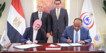 وزير الصحة يشهد توقيع بروتوكول تعاون مع البنك الأهلي المصري لدعم منظومتي الرعايات المركزة والغسيل الكلوي