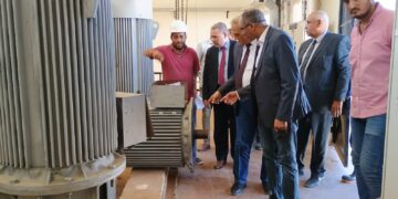 نائب وزير الإسكان يجتمع باللجنة المُشكلة لدراسة موقف خدمات مياه الشرب والصرف الصحي بمطروح