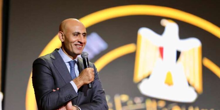 وزير التربية والتعليم يعقد لقاءً مع مديري المدارس من ٩ محافظات