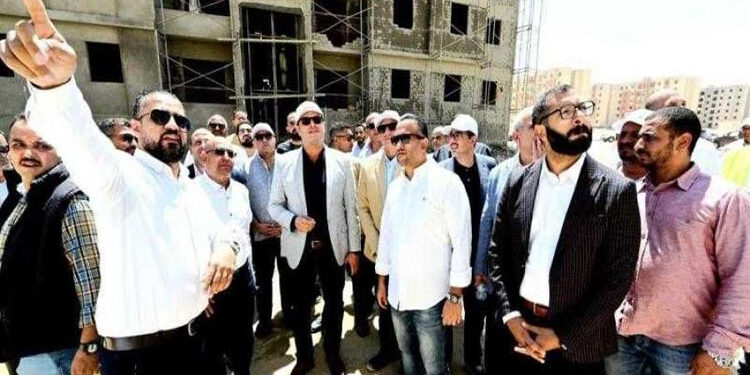 وزير الإسكان يتفقد سير العمل بوحدات المبادرة الرئاسية “سكن لكل المصريين” بمدينة أكتوبر الجديدة