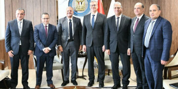 وزير البترول يلتقي الرئيس الإقليمي لشركة بريتش بتروليوم