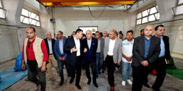 وزير الإسكان ومحافظ الأقصر يتابعان سير العمل بمحطة تنقية مياه الشرب بمدينة طيبة الجديدة