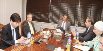 وزير الزراعة يبحث مع السفير الياباني بالقاهرة التعاون في مجال تكنولوجيات الزراعة الحديثة