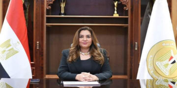 وزيرة التنمية تستعرض تقريراً حول جهود وحدة السكان المركزية بالوزارة