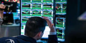 الاقتصاد الأمريكي يضيف وظائف أقل من التوقعات ويمهد لخفض الفائدة