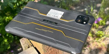 تابلت متين مقاوم للماء بالكامل يغزو الأسواق