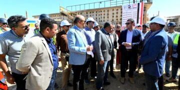 وزير الإسكان يتابع سير العمل بمحطة مياه خور أبو سبيرة.. ويتفقد تنفيذ محطة صرف صحى غرب أسوان