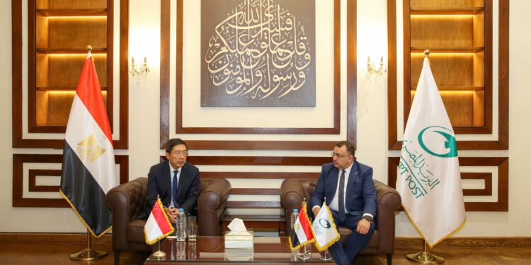 “رئيس البريد المصري”.. يستقبل “سفير جمهورية سنغافورة” لدى القاهرة