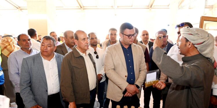 وزير الإسكان يتفقد ساحة ومبنى السلام والفندق الجبلى ومركز الزوار بمشروع تطوير موقع التجلى الأعظم فوق أرض السلام