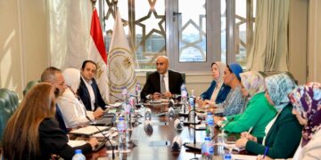 وزير التربية والتعليم يبحث مع مؤسسة “حياة كريمة”  تعزيز أوجه التعاون بين الوزارة والمؤسسة