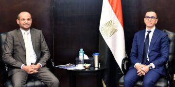 وزير الاستثمار والتجارة الخارجية ورئيس البورصة يستعرضان سبل تعزيز التعاون المشترك لتشجيع الاستثمار بالبورصة المصرية