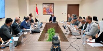 وزير الإسكان يتابع موقف إدارة الحمأة الناتجة من محطات الصرف الصحي والاستفادة منها في توليد الطاقة