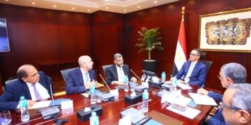 وزير الاستثمار يلتقي وفد مجموعة ماجد الفطيم الإماراتية لاستعرض مشروعاتها الحالية والمستقبلية بالسوق المصري