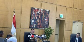 وزير الإسكان يرد.. هل تحدث فقاعة عقارية؟