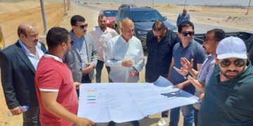 مسئولو ” الإسكان ” يتفقدون مشروعات الطرق والمرافق الجاري تنفيذها بمدينة سفنكس الجديدة