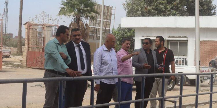 مسئولو ” الإسكان ” يتفقدون محطات تنقية مياه الشرب بمدينة العاشر من رمضان