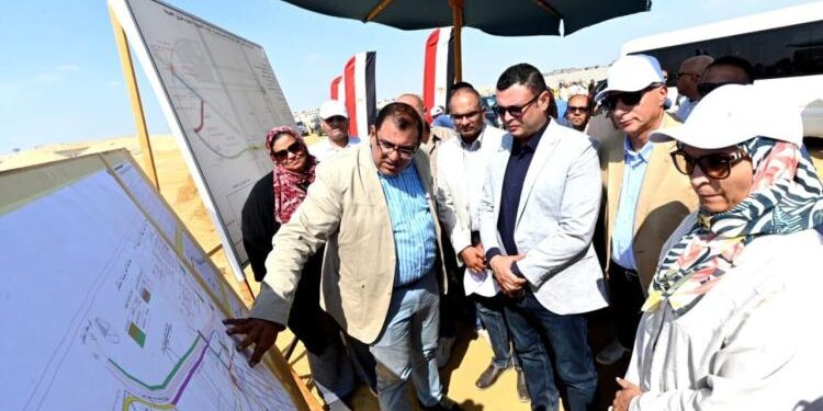 وزير الإسكان يتفقد أعمال المرافق والطرق بتوسعات مدينة “الشيخ زايد” والحزام الأخضر بـ “6 أكتوبر”