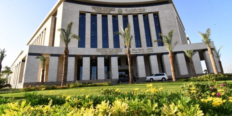 ” الإسكان”: طرح محال تجارية وصيدلية وقطع أراضٍ بنشاط مخابز للبيع بمدينتي بدر والعاشر