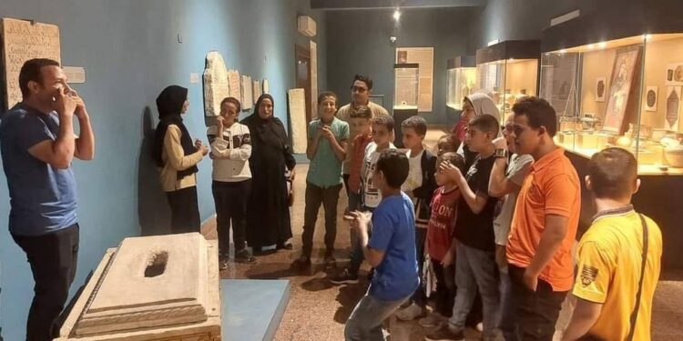 وزارة السياحة والآثار تنظم عدداً من الأنشطة السياحية والأثرية التوعوية للمواطنين