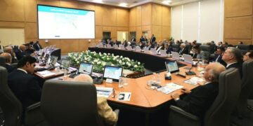 وزير البترول يعقد  ورشة عمل حول الفرص الاستثمارية فى مجال البحث والاستكشاف والإنتاج المطروحة