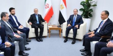 الرئيس السيسى يؤكد لنظيره الإيرانى أهمية نزع فتيل التوتر الإقليمى وتفادى التصعيد غير المحسوب