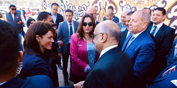 وزراء التخطيط والتنمية والعدل يفتتحون مأمورية الشهر العقاري والتوثيق بعين شمس