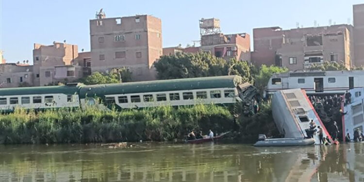 وزيرة التضامن تتابع حادث تصادم قطارين بالمنيا وتوجه بتقديم أوجه الدعم اللازم