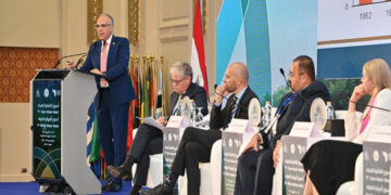 سويلم يشارك فى جلسة “الإدارة الاستراتيجية للموارد المائية لزيادة مرونة المنظومة المائية”