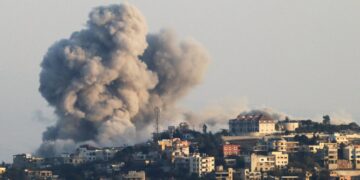 الخارجية الأمريكية: ندعم حق إسرائيل في ضرب أهداف مشروعة لحزب الله بلبنان