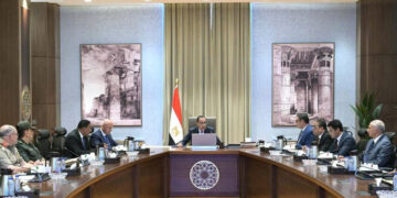 مدبولي يتابع مُستجدات تنفيذ المرحلة الأولى من مشروع تنمية رأس الحكمة وموقف التعويضات