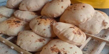 وزير التموين : عدم المساس بسعر رغيف الخبز البلدي المدعم بعد تحريك أسعار السولار.