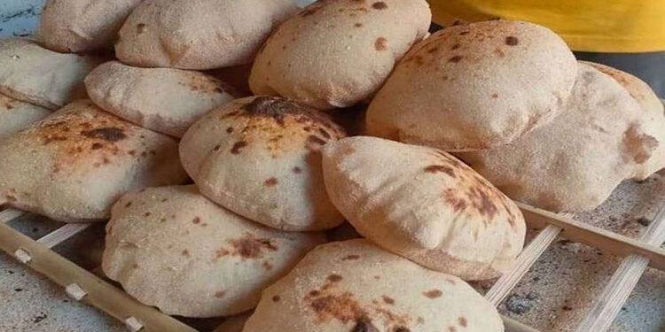 وزير التموين : عدم المساس بسعر رغيف الخبز البلدي المدعم بعد تحريك أسعار السولار.