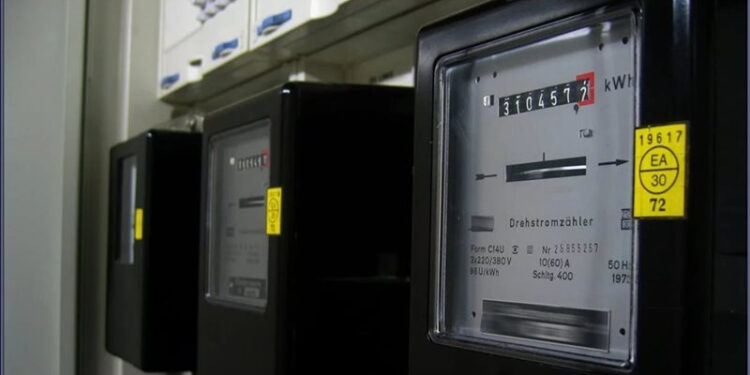 كهرباء الإسكندرية تنجح فى تركيب 108 آلاف عداد خلال 2024