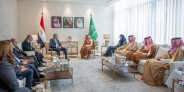 وزير السياحة والآثار يلتقى وزير السياحة السعودي لبحث سبل التعاون المشترك