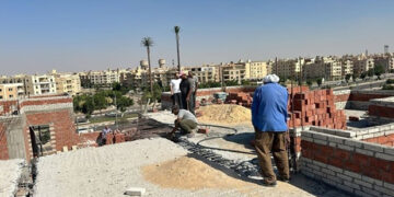 وزير الإسكان يتابع نتائج حملات إزالة المخالفات والظواهر العشوائية بعدة مدن