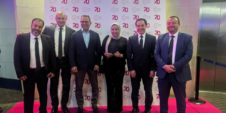 المصرية للاتصالات تفوز بجائزة أفضل مقدم لخدمات الربط الدولي في فئة البيانات من Global Connectivity Awards